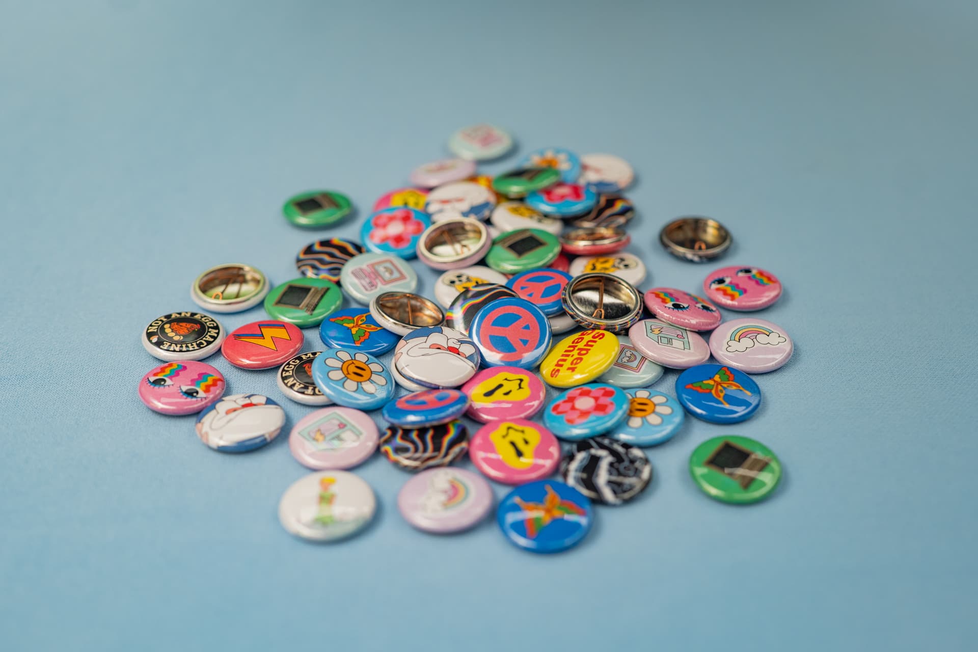 Colourful custom button badges