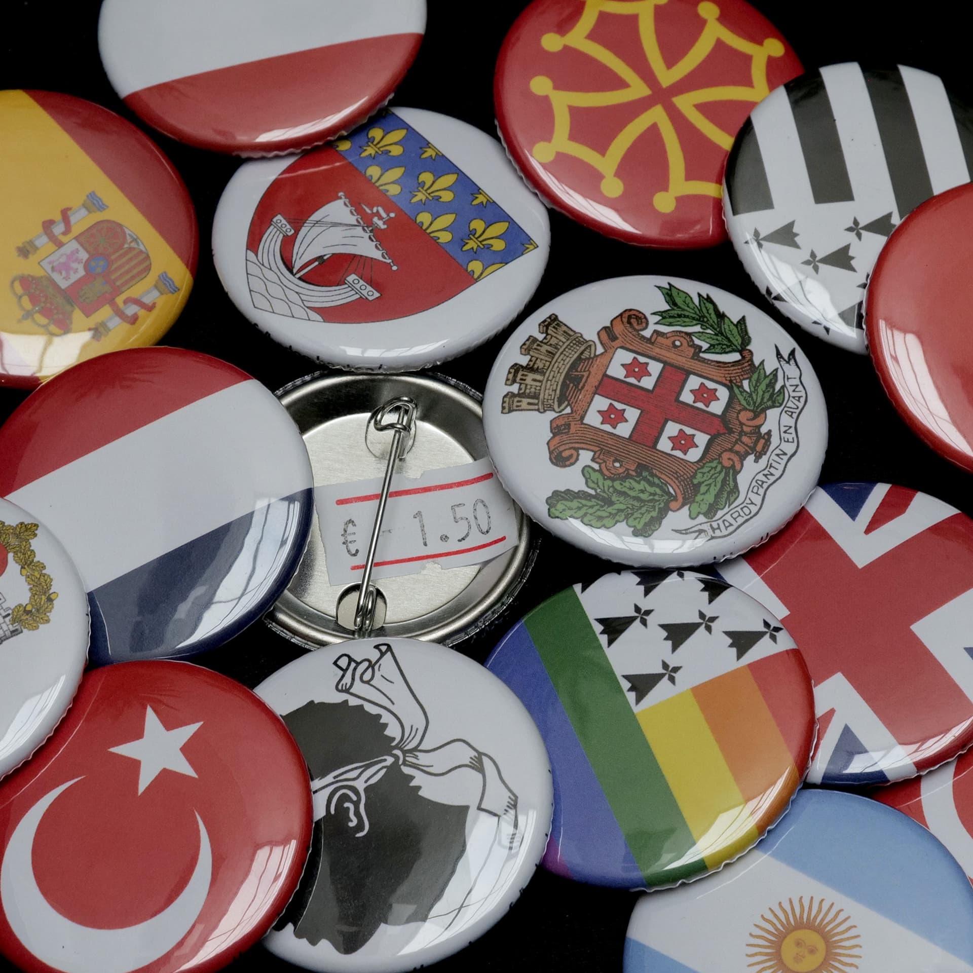 38mm custom button badges printed with flags and emblems